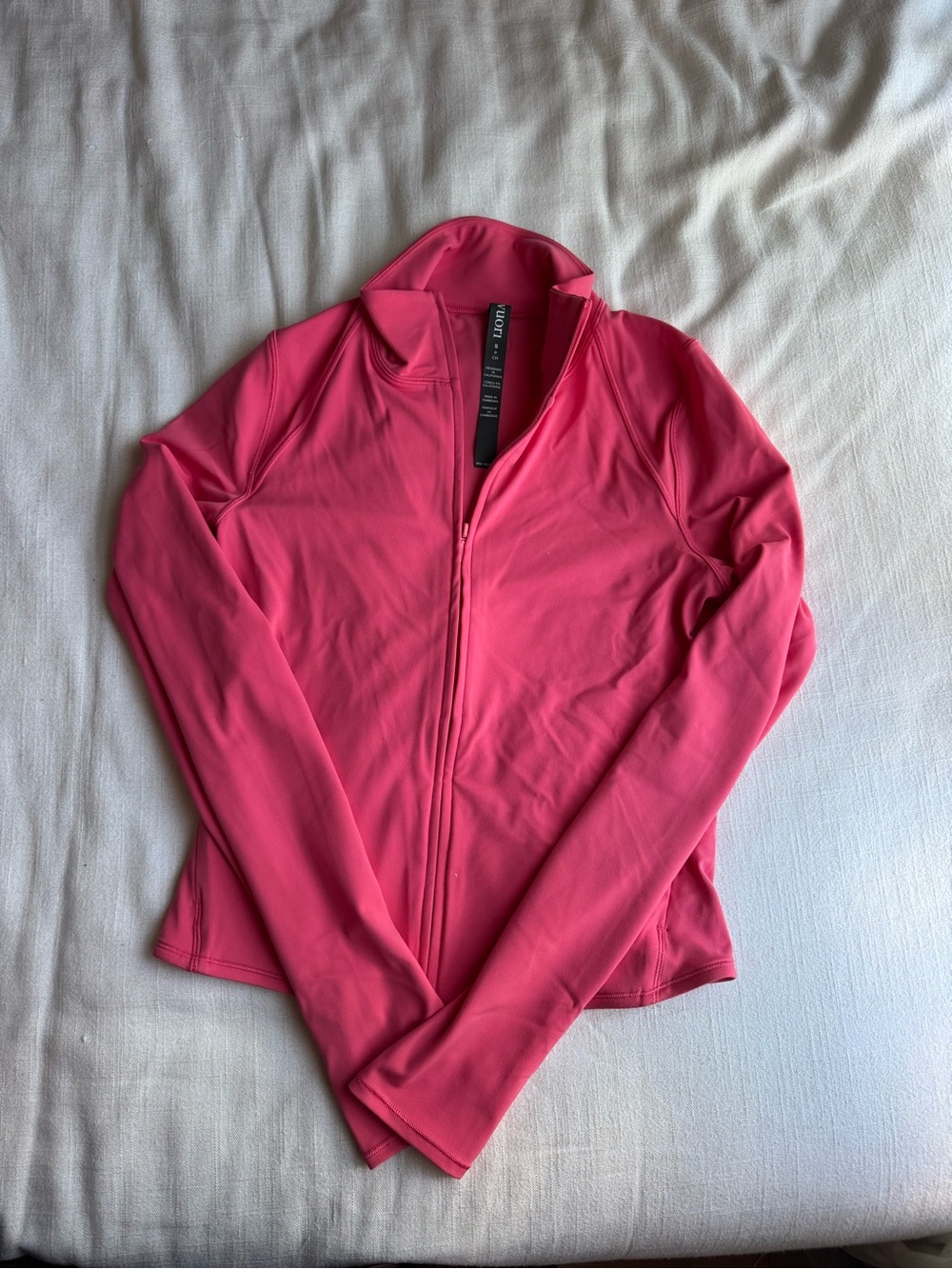 Vuori Women's Full Zip. Size Small - Picture 2 of 6